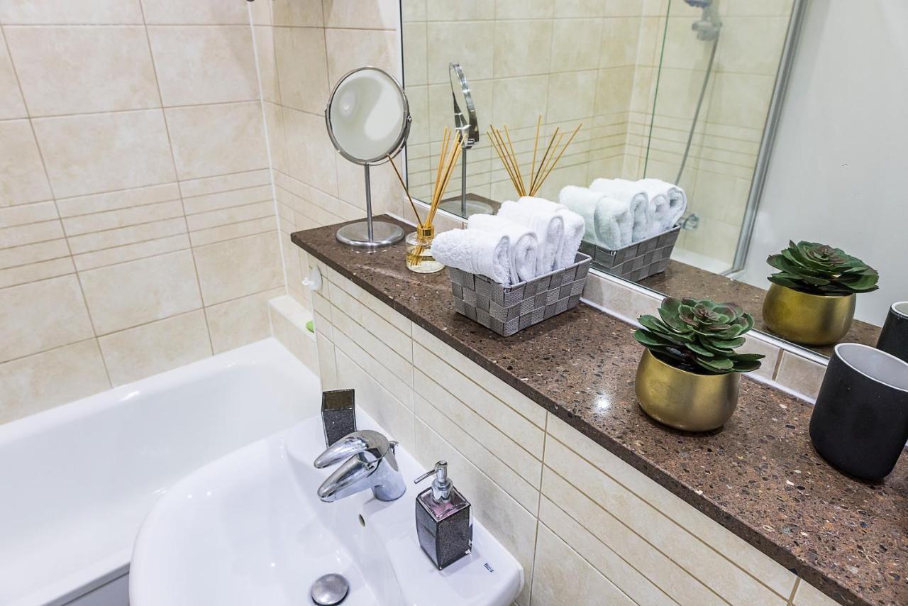 Bow Wharf Apartments ลอนดอน ภายนอก รูปภาพ